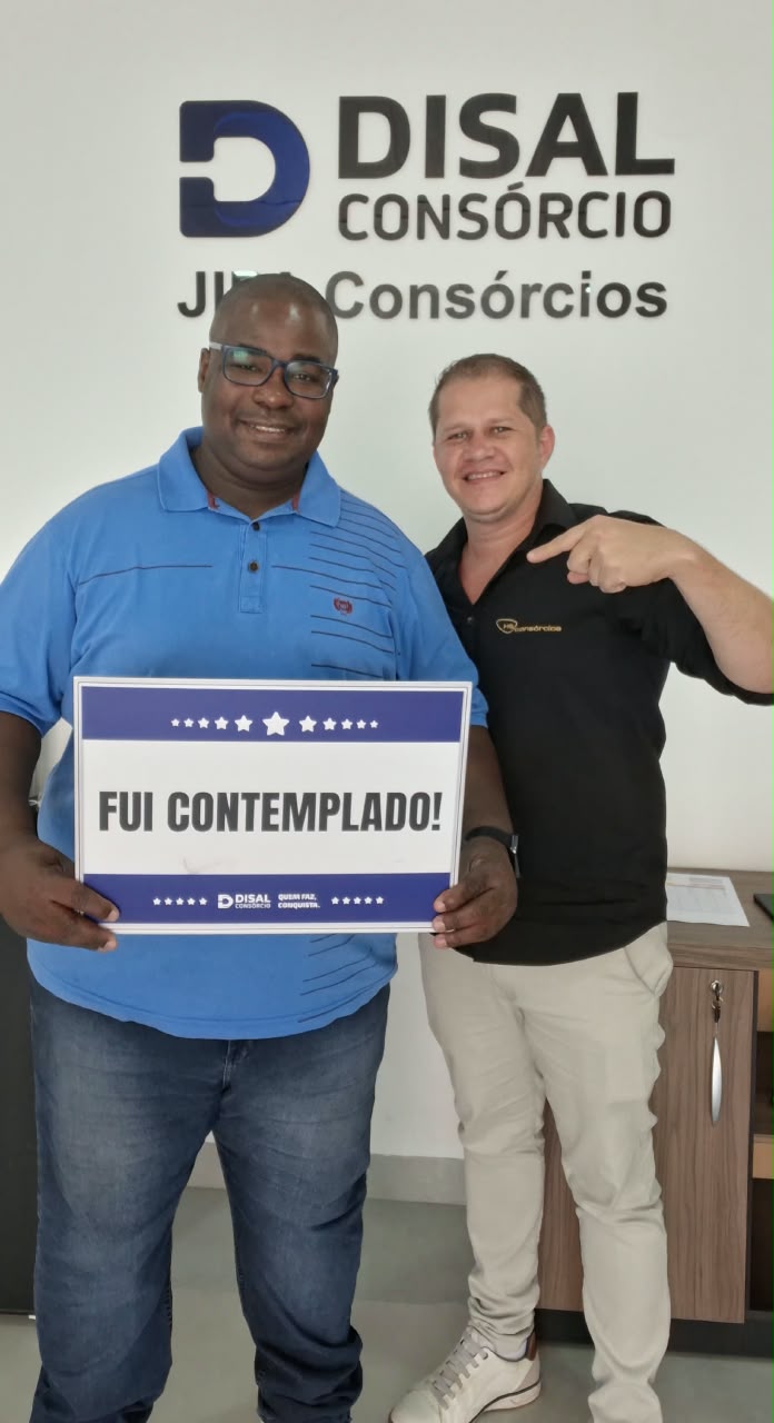 Cliente e representante da JIPA celebrando uma contemplação